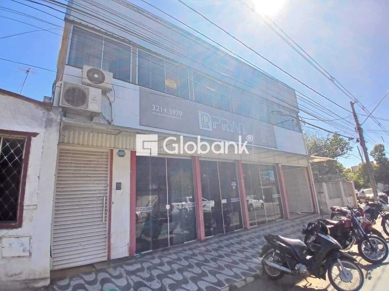 Sala comercial para aluguel Centro 250m² Montes Claros MG: Fachada-Photoroom