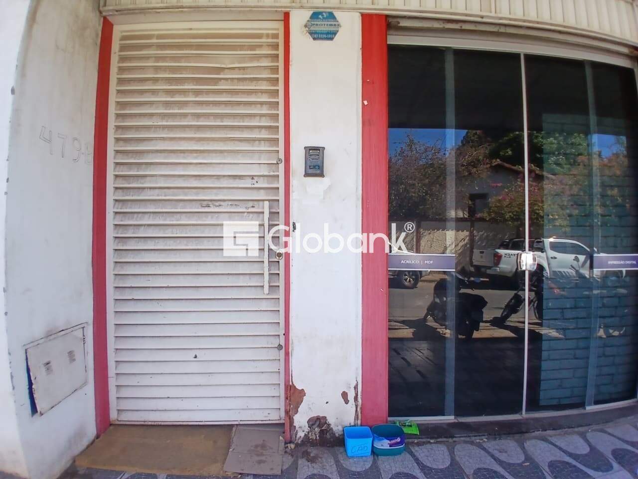 Sala comercial para aluguel Centro 250m² Montes Claros MG: Entrada-Photoroom