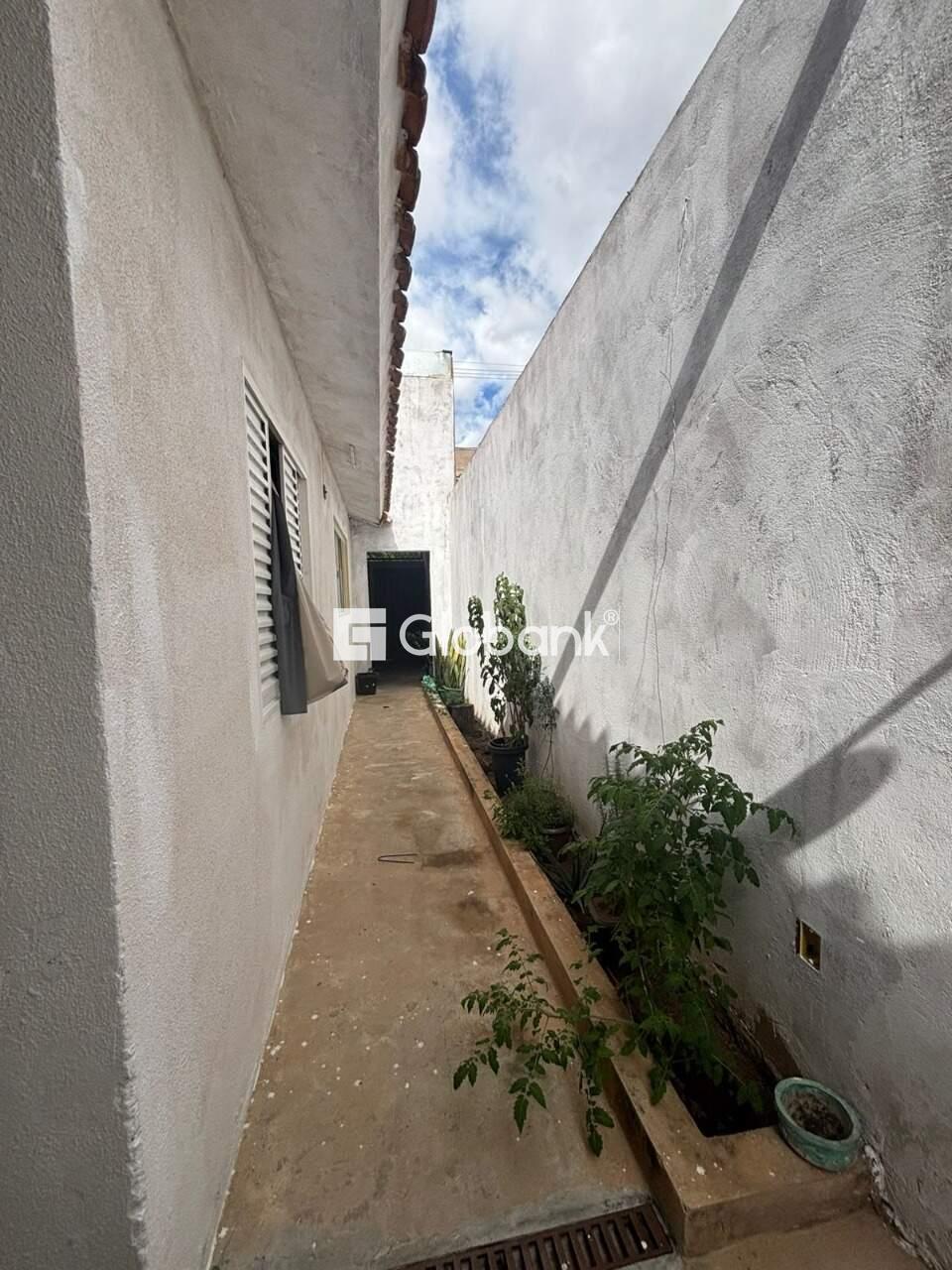 Casa 4 quartos à venda Residencial Sul Ipês 150m² Montes Claros MG: 