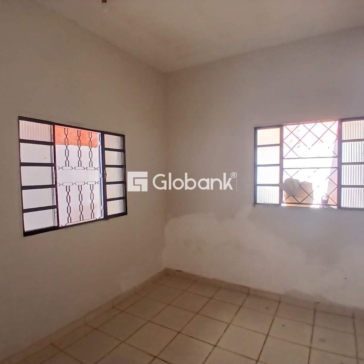 Casa 4 quartos à venda Jardim Alvorada 0m² Montes Claros MG: 