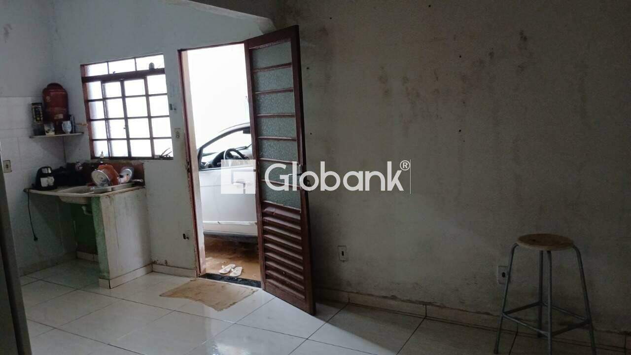 Casa 2 quartos à venda Vila Anália 0m² Montes Claros MG:
