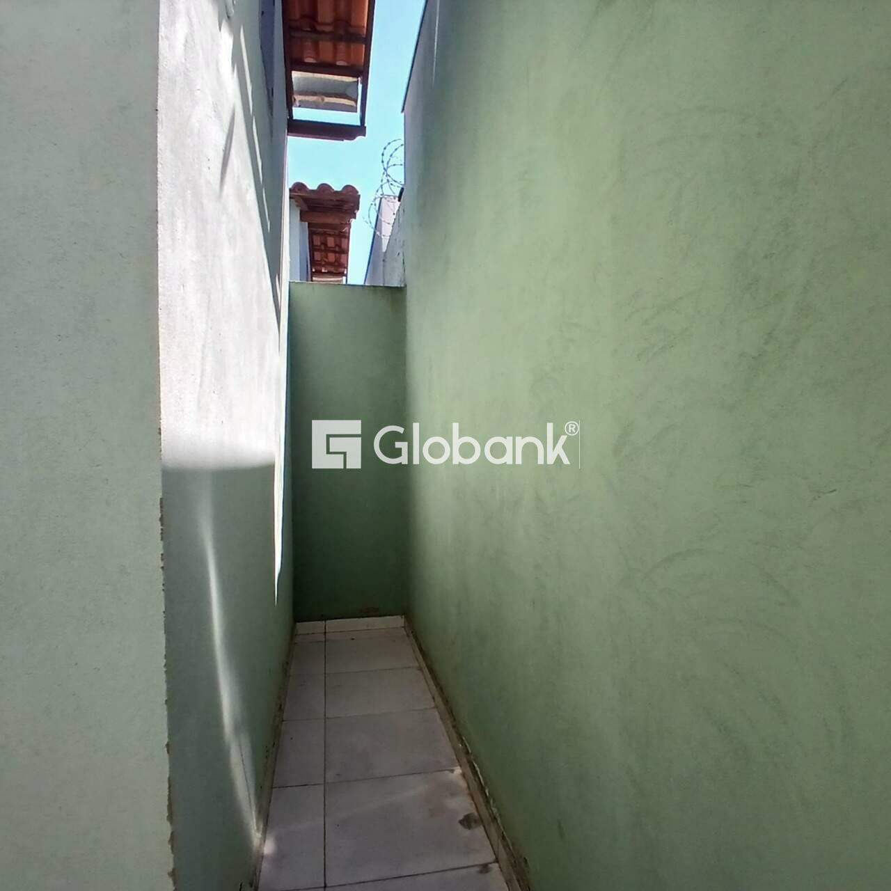 Casa 2 quartos à venda Jardim Olímpico 55m² Montes Claros MG: 
