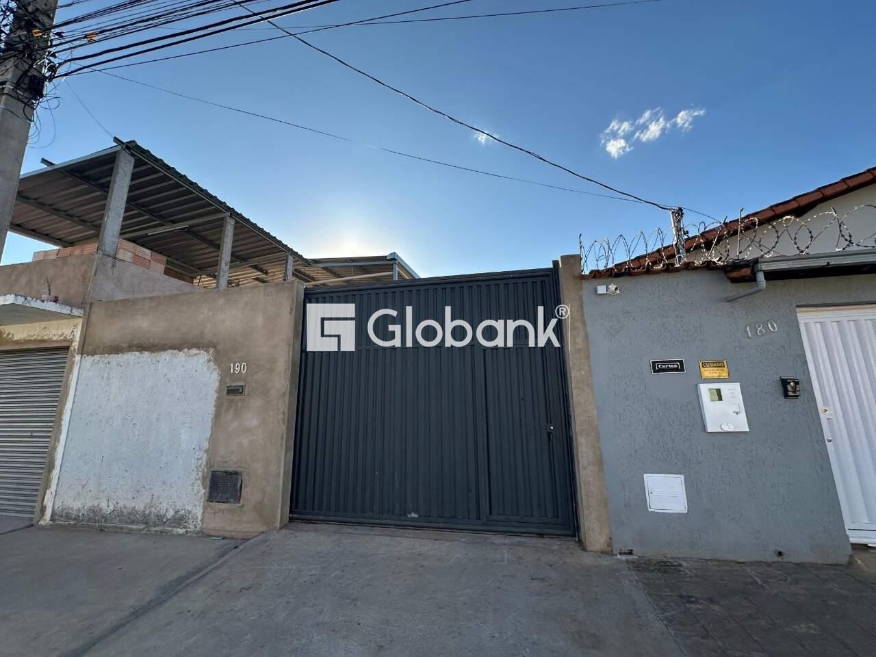 Galpão para aluguel São Judas Tadeu 260m² Montes Claros MG: Fachada