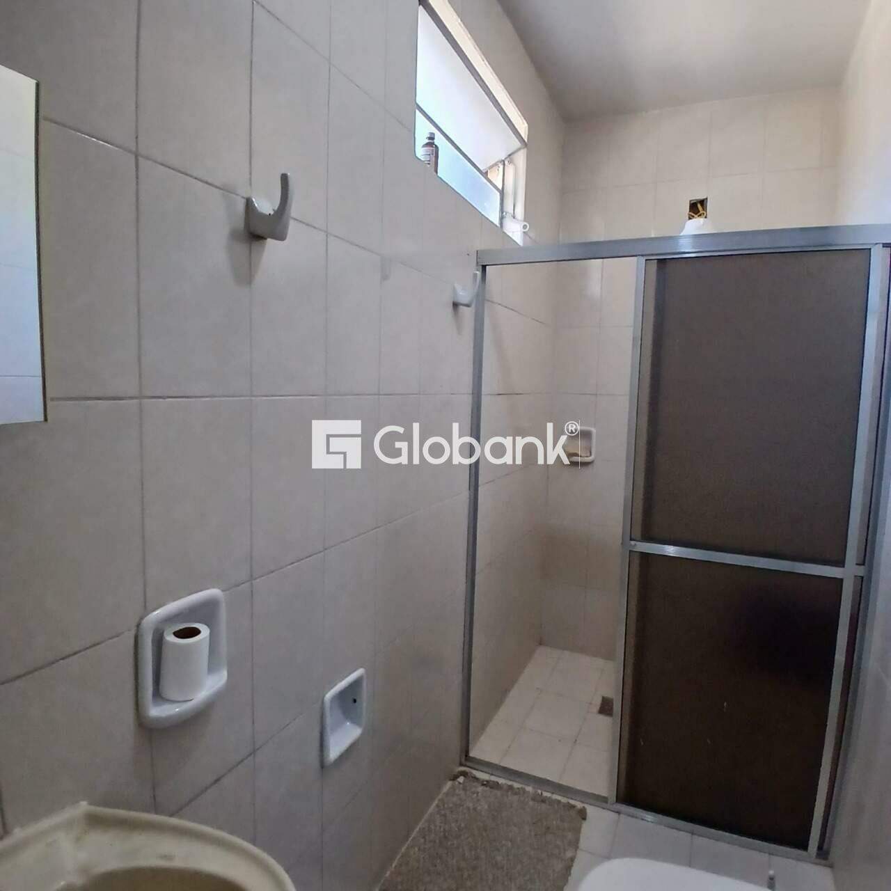 Casa 5 quartos à venda Conjunto Cristo Rei 86m² Montes Claros MG: 