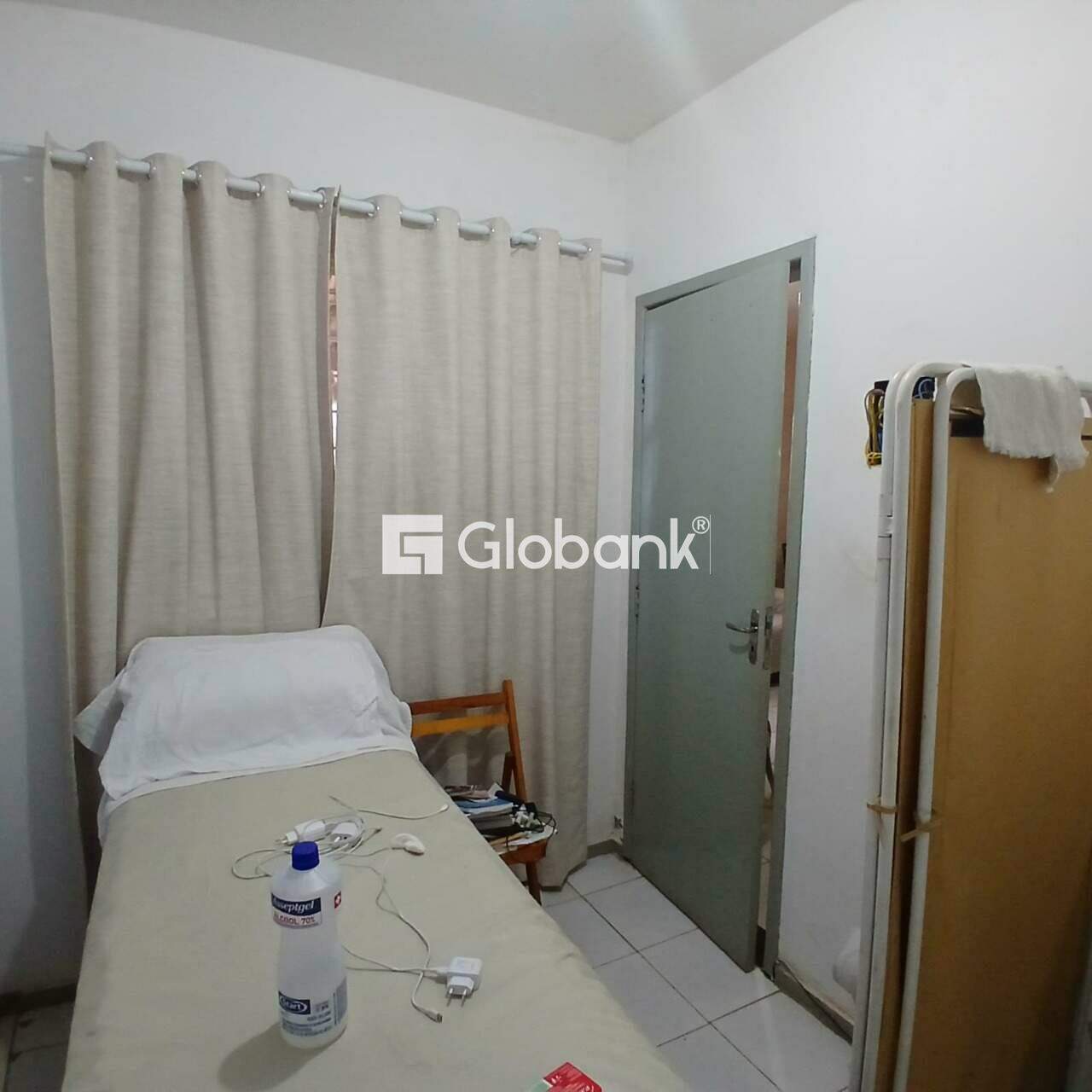 Casa 5 quartos à venda Conjunto Cristo Rei 86m² Montes Claros MG: 