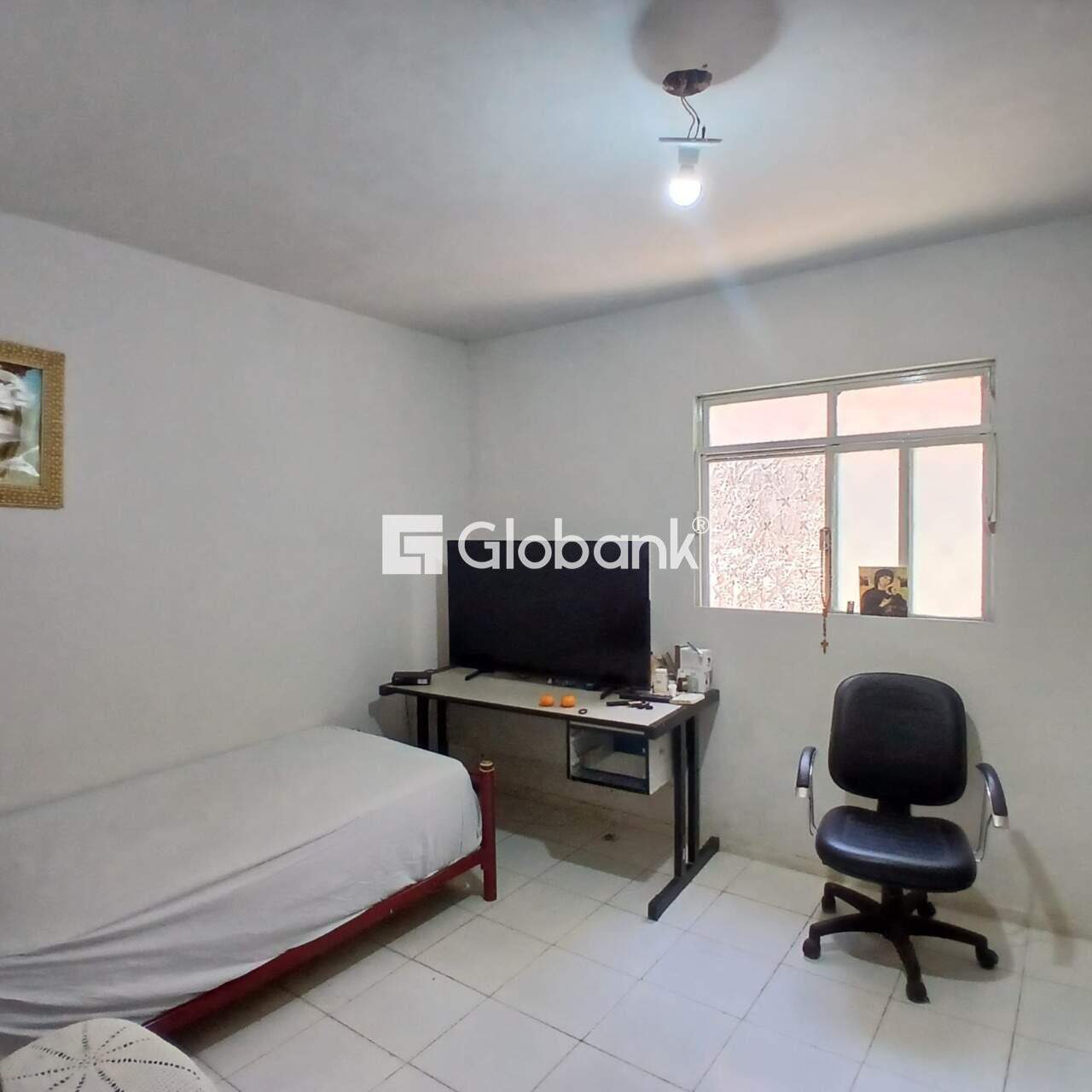 Casa 5 quartos à venda Conjunto Cristo Rei 86m² Montes Claros MG: 