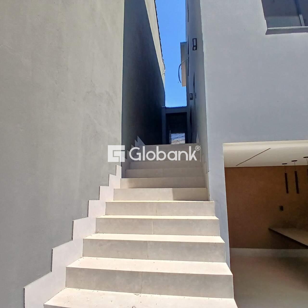 Casa 3 quartos à venda Vila Nova 200m² Montes Claros MG: 