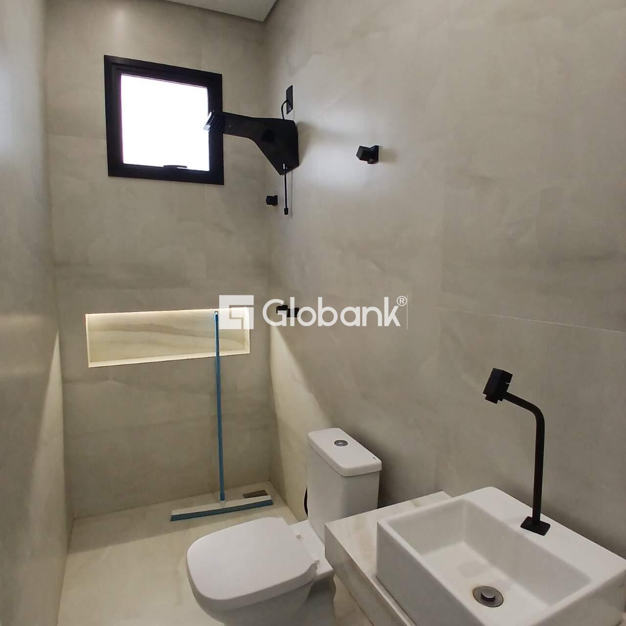 Casa 3 quartos à venda Vila Nova 200m² Montes Claros MG: 