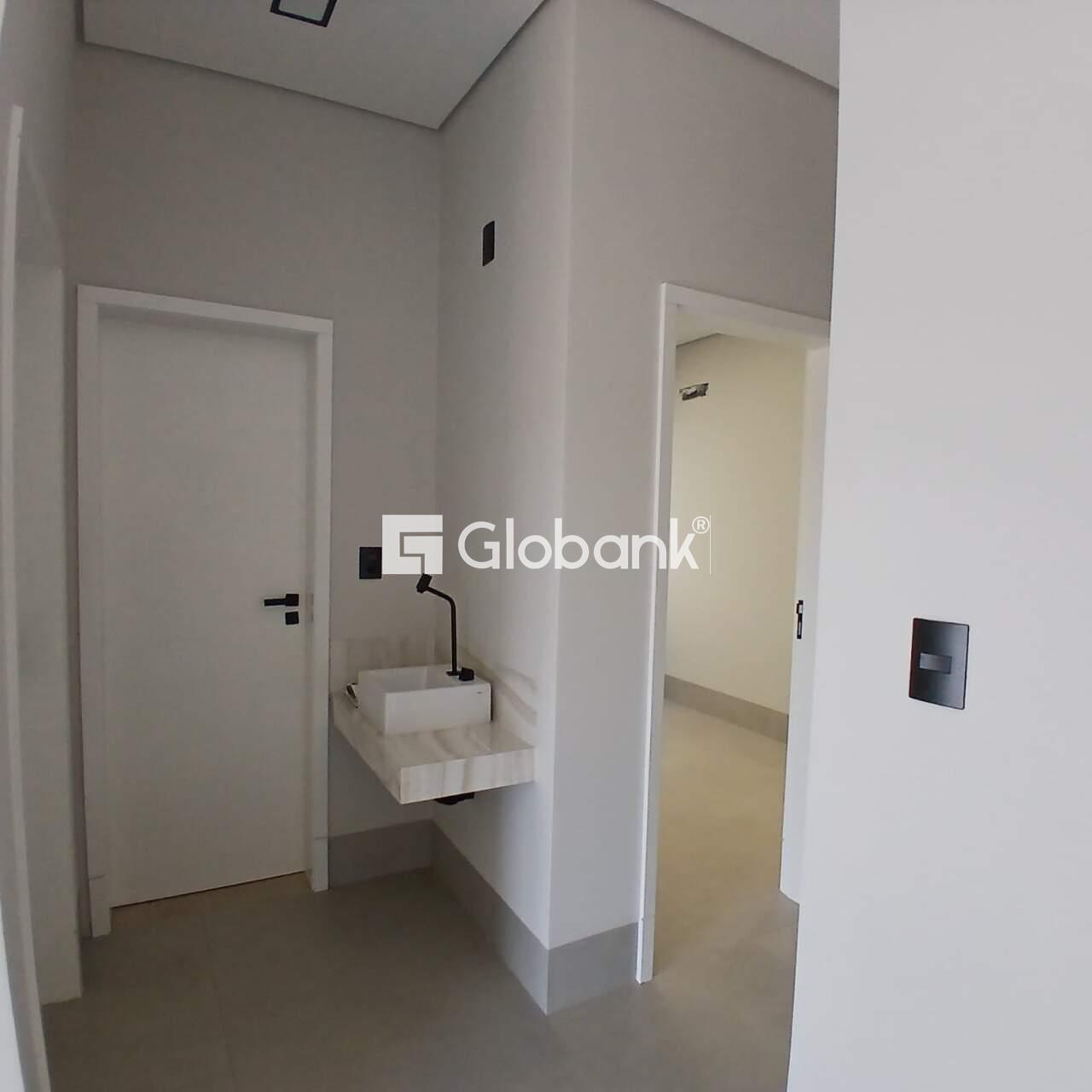 Casa 3 quartos à venda Vila Nova 200m² Montes Claros MG: 