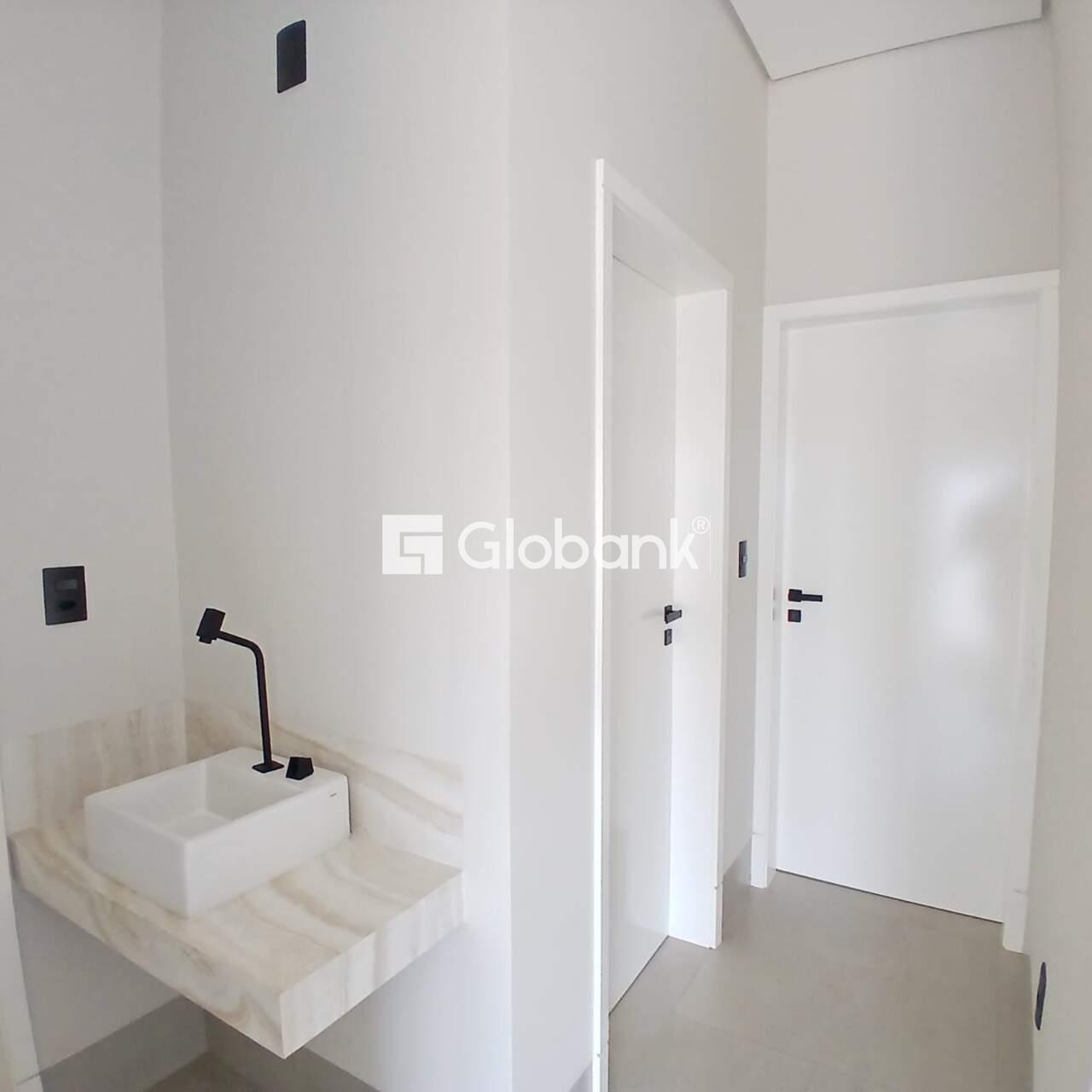 Casa 3 quartos à venda Vila Nova 200m² Montes Claros MG: 