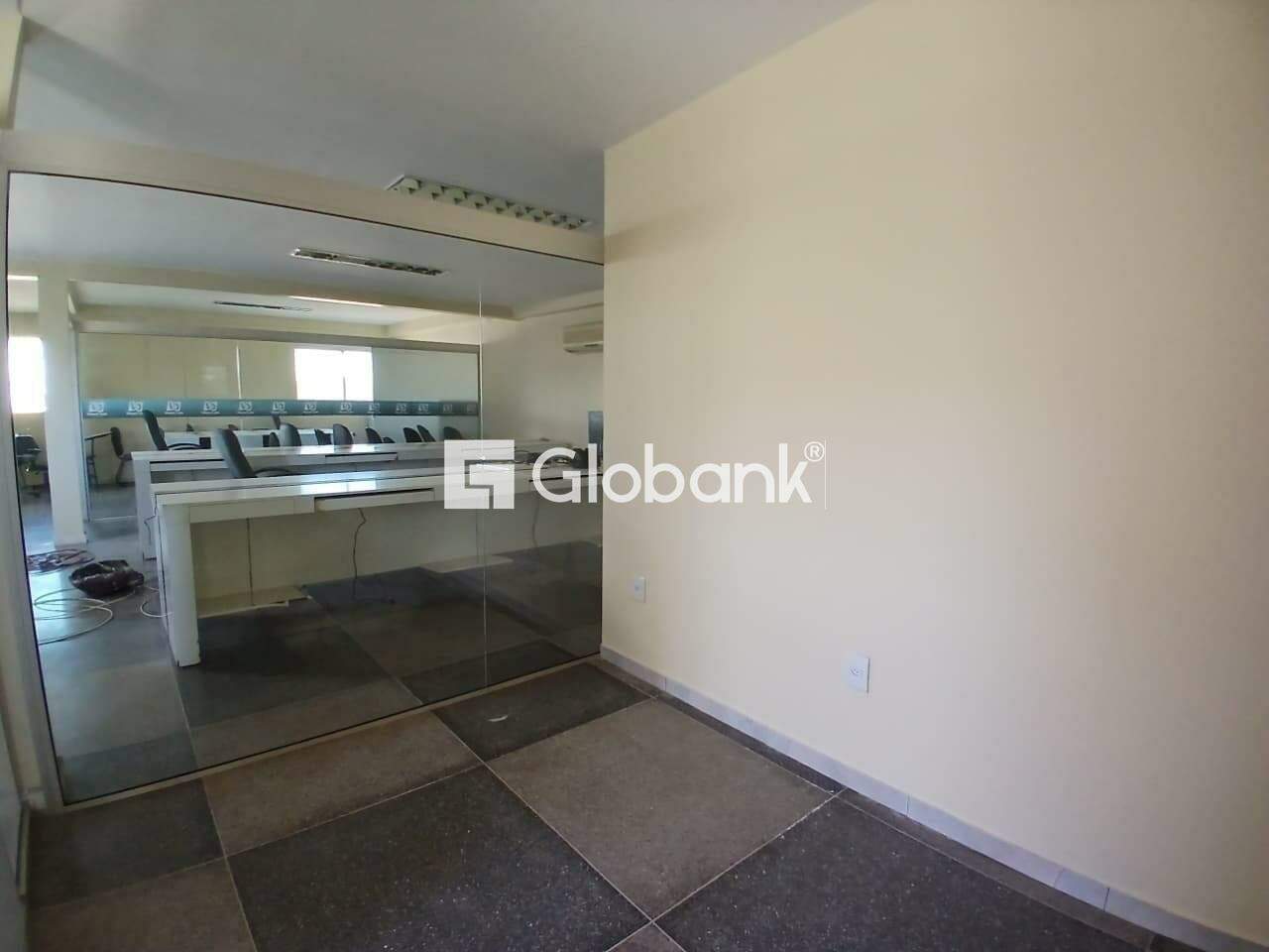 Sala comercial para aluguel Sagrada Família 112m² Montes Claros MG: Escrit rio.