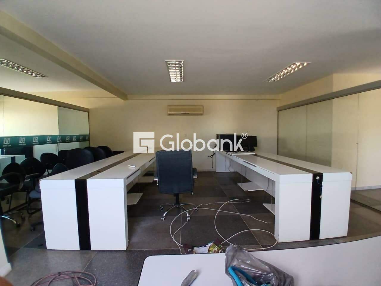 Sala comercial para aluguel Sagrada Família 112m² Montes Claros MG: Interior...