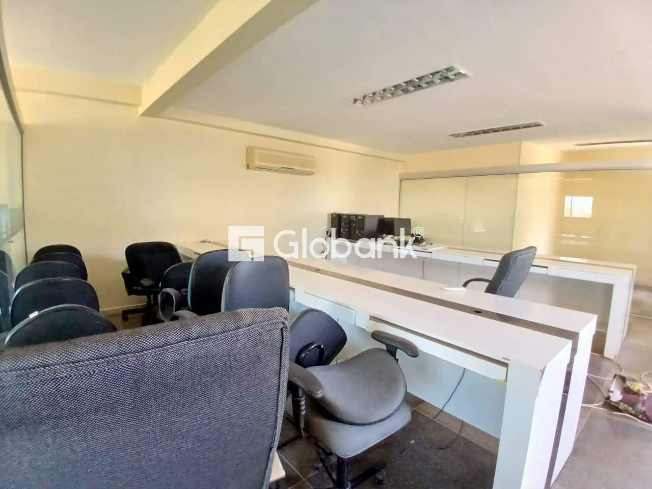 Sala comercial para aluguel Sagrada Família 112m² Montes Claros MG: interior..