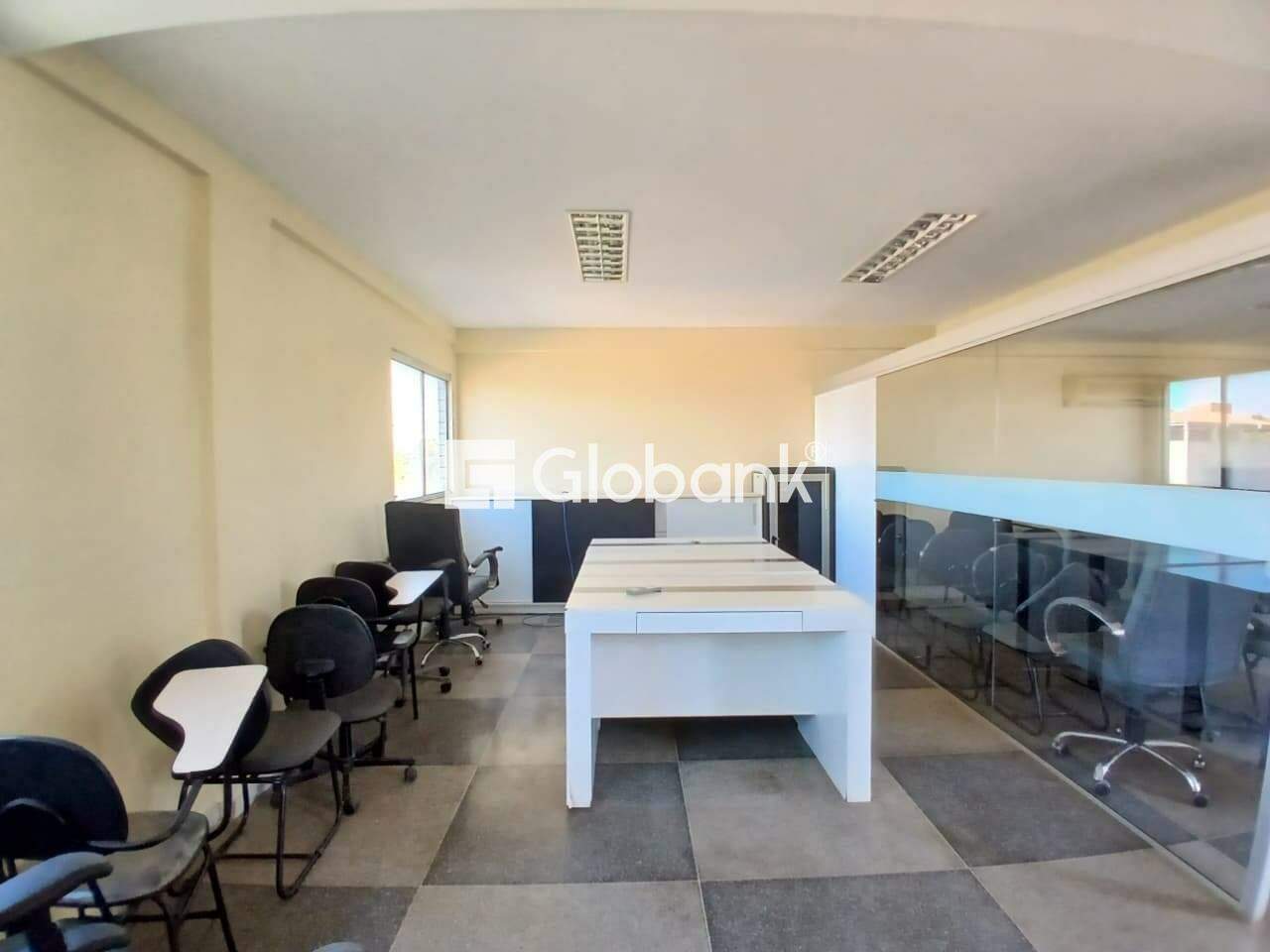 Sala comercial para aluguel Sagrada Família 112m² Montes Claros MG: Interior.