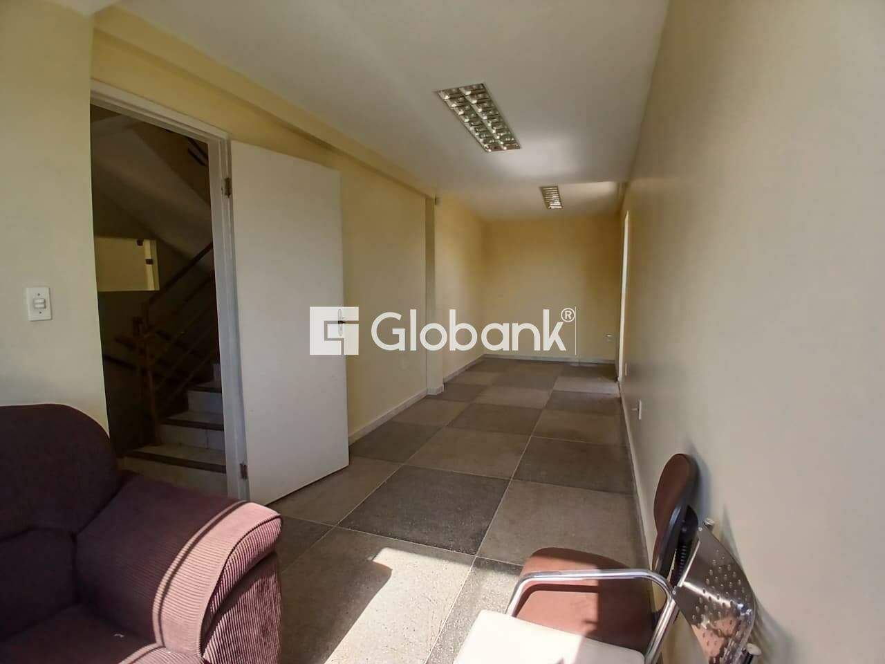 Sala comercial para aluguel Sagrada Família 33m² Montes Claros MG: Interior