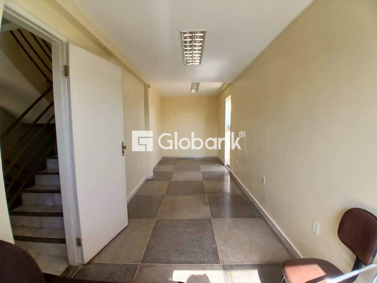 Sala comercial para aluguel Sagrada Família 33m² Montes Claros MG: Interior