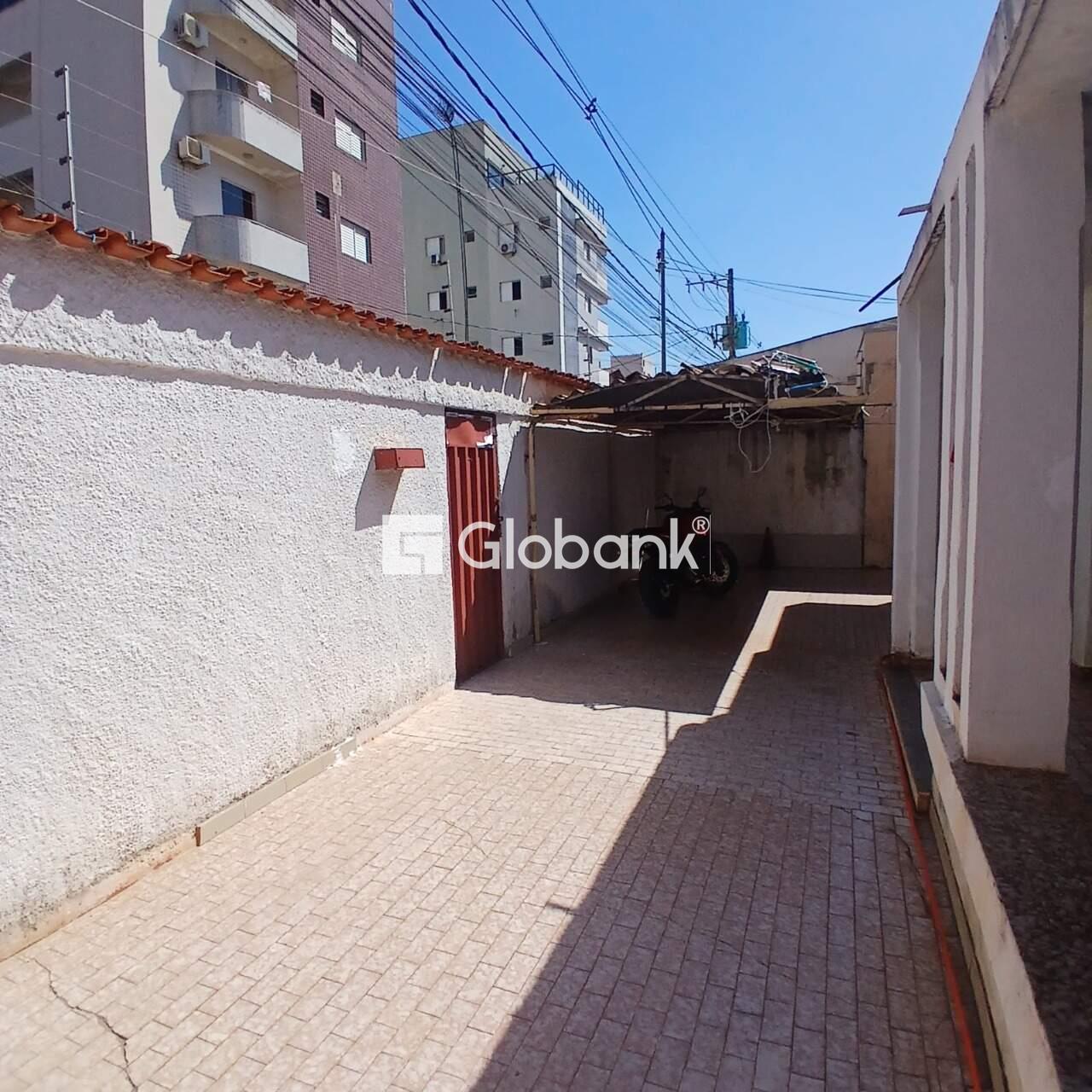 Casa 6 quartos à venda São José 0m² Montes Claros MG: 