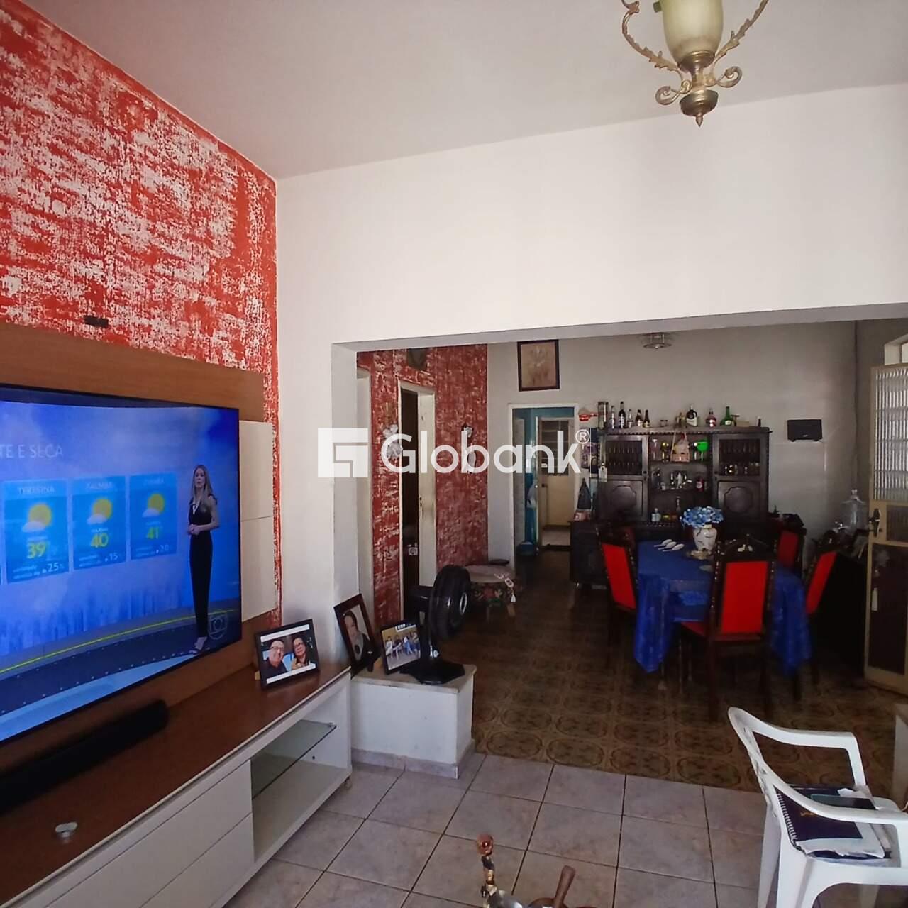 Casa 6 quartos à venda São José 0m² Montes Claros MG: 