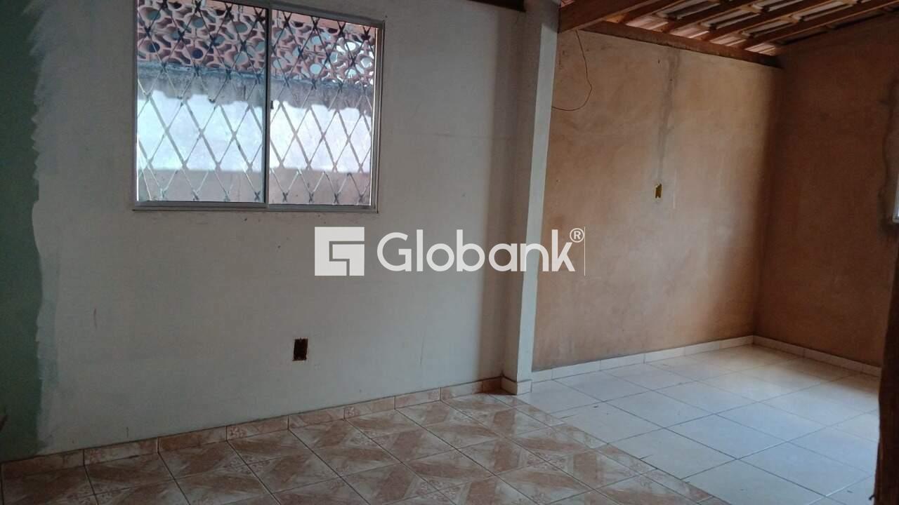 Casa 4 quartos à venda Lourdes 0m² Montes Claros MG: 