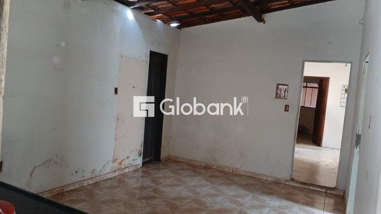 Casa 4 quartos à venda Lourdes 0m² Montes Claros MG: 