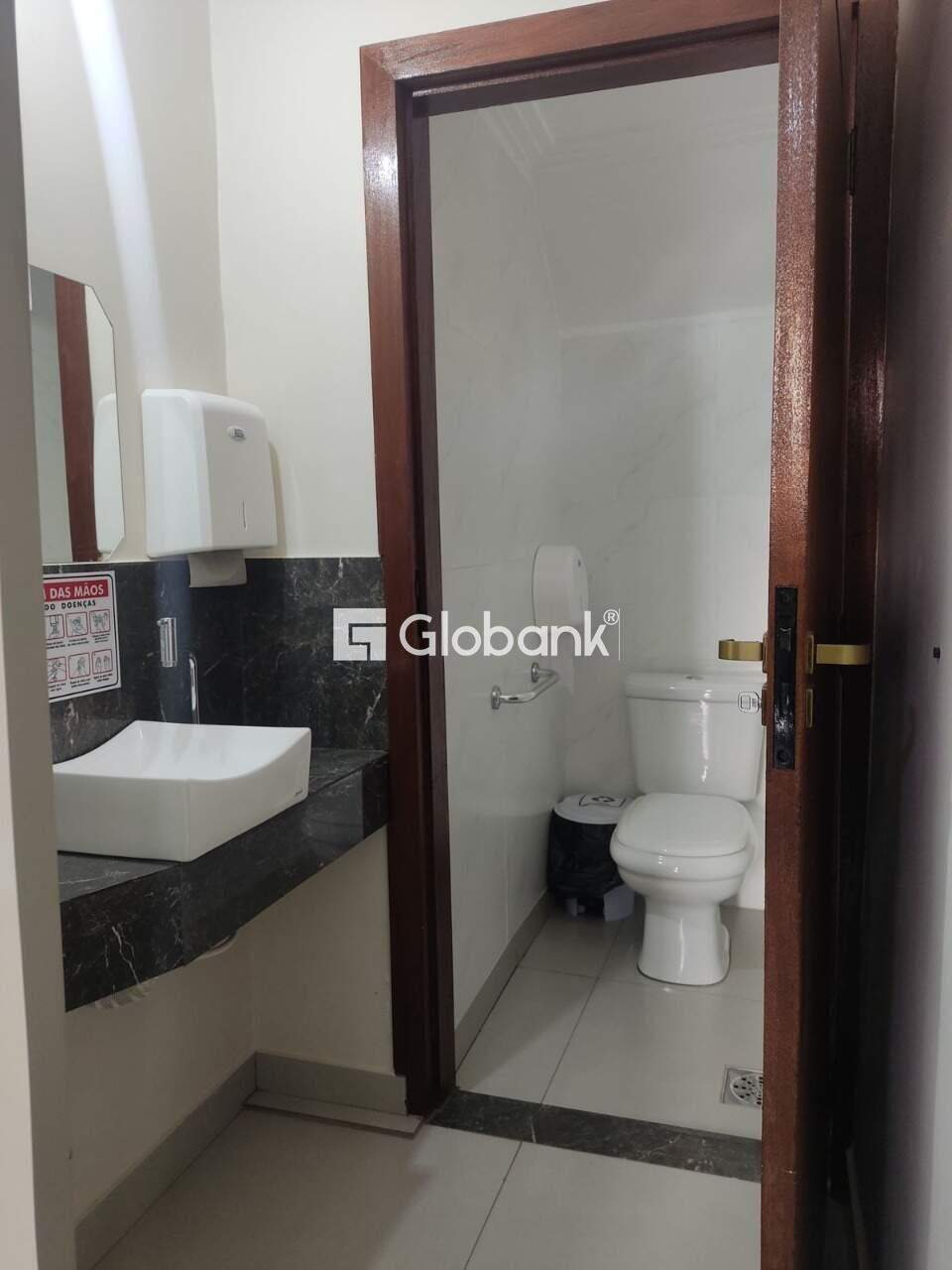 Casa 3 quartos à venda Maracanã 100m² Montes Claros MG: