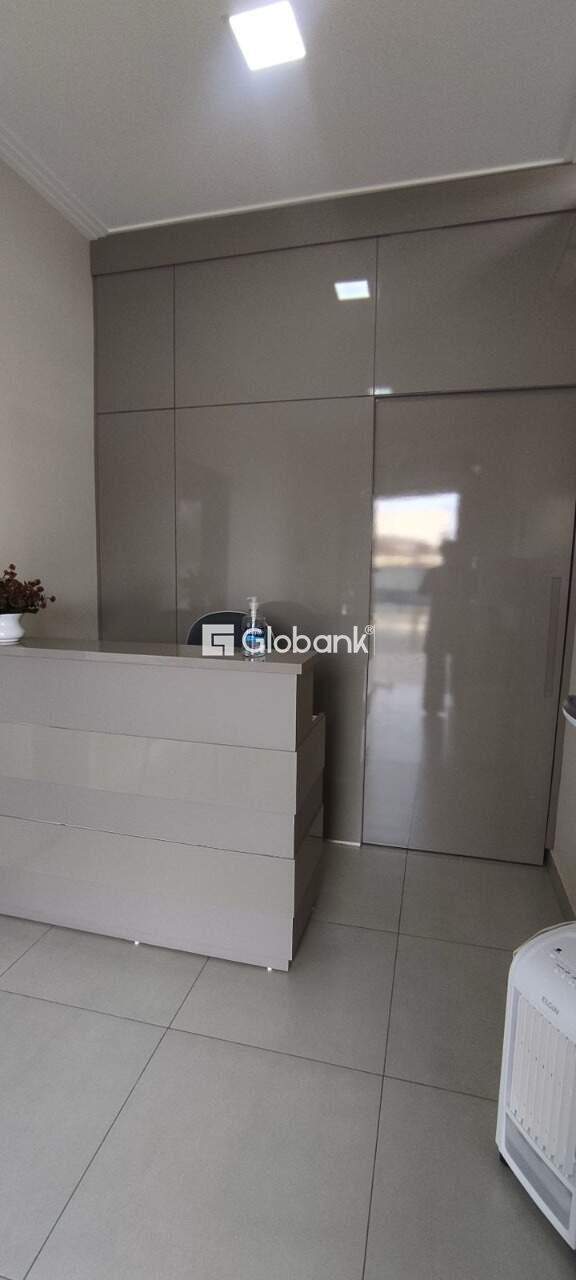Casa 3 quartos à venda Maracanã 100m² Montes Claros MG: