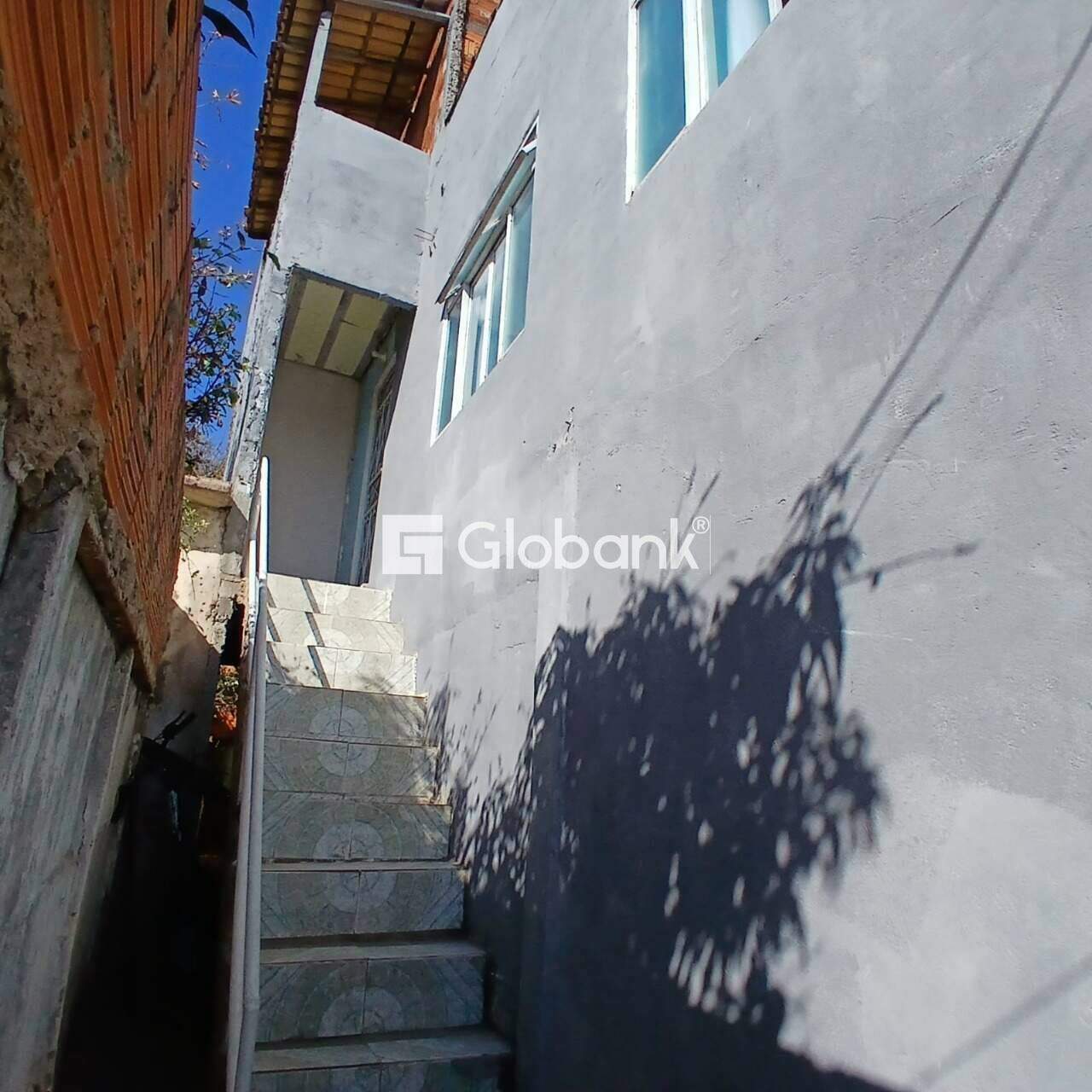 Sobrado 5 quartos à venda Morrinhos 80m² Montes Claros MG: 