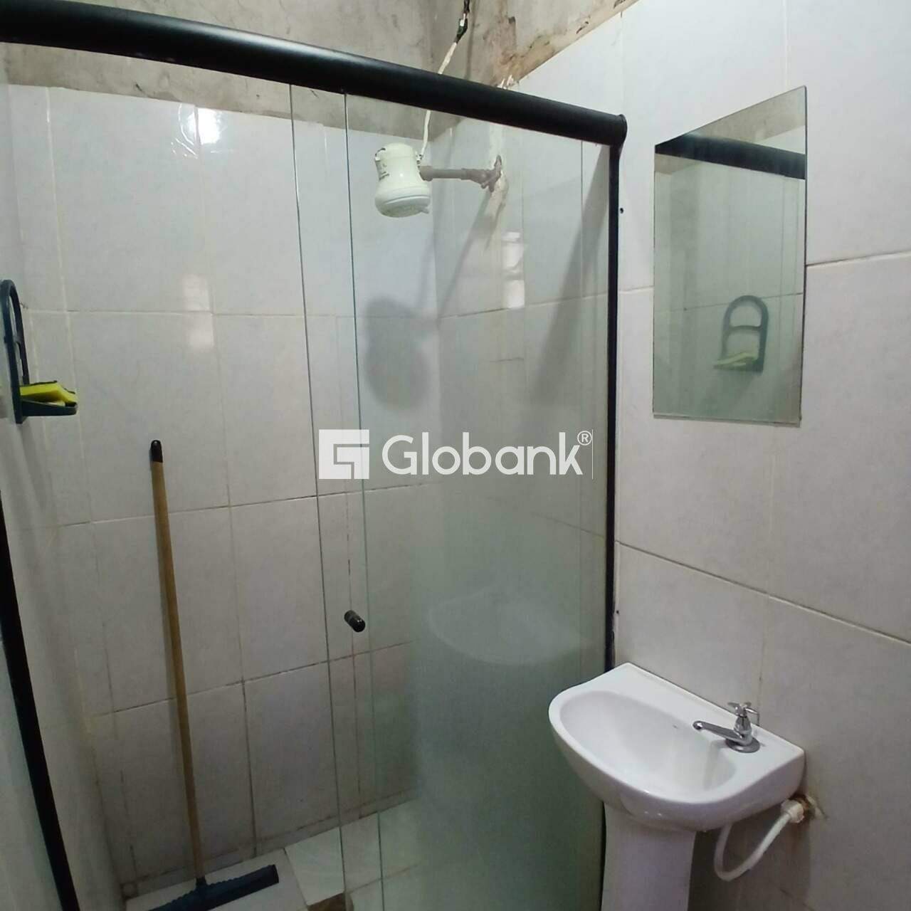 Sobrado 5 quartos à venda Morrinhos 80m² Montes Claros MG: 