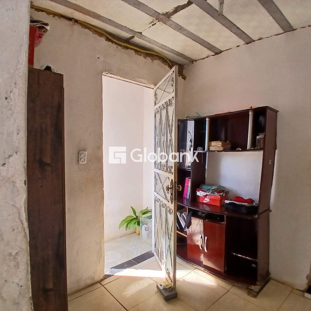 Sobrado 5 quartos à venda Morrinhos 80m² Montes Claros MG: 