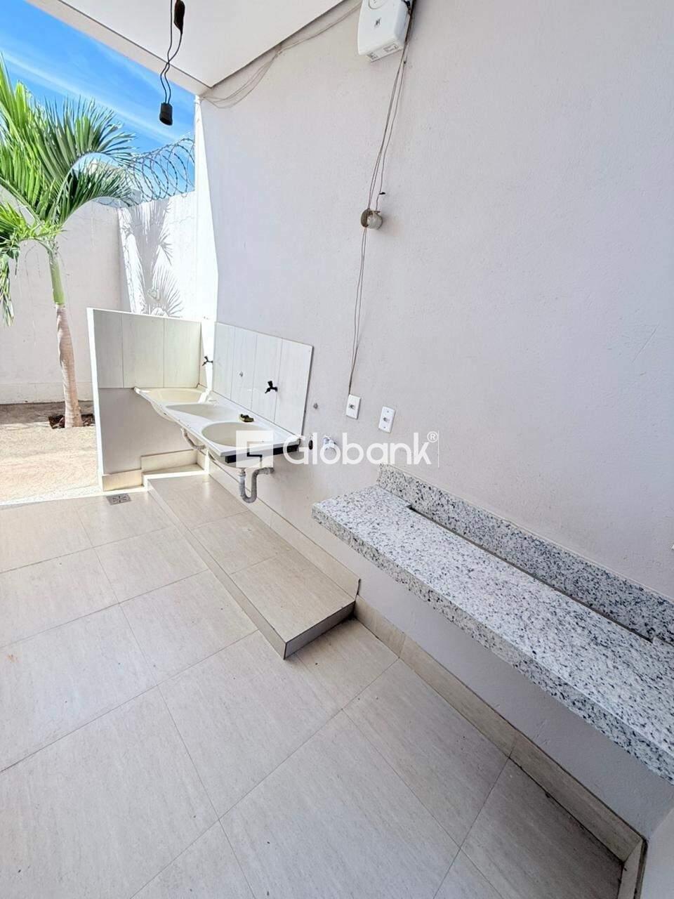 Casa 3 quartos à venda Augusta Mota 171m² Montes Claros MG: 