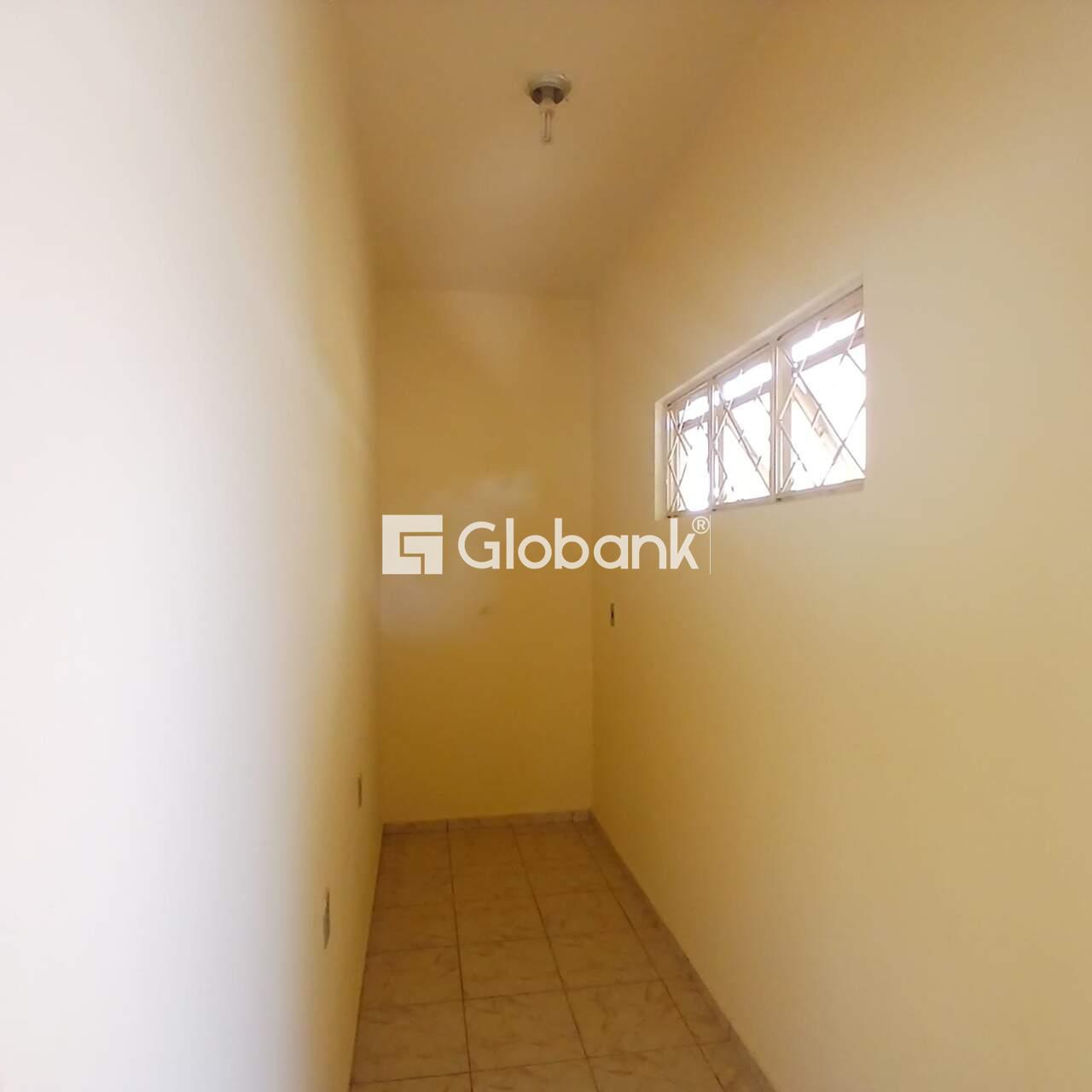 Casa 4 quartos à venda Alcides Rabelo 120m² Montes Claros MG: 