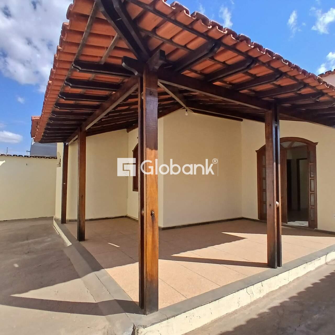 Casa 4 quartos à venda Alcides Rabelo 120m² Montes Claros MG: 