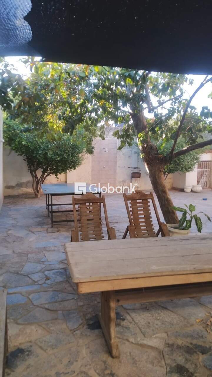 Casa 6 quartos à venda Centro 500m² Januária MG: 