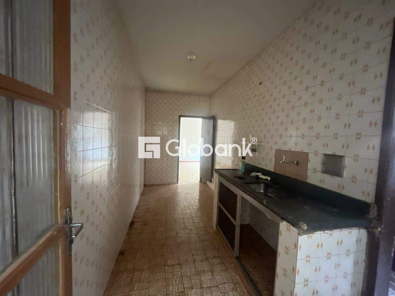 Casa 5 quartos à venda Lourdes 150m² Montes Claros MG: COZINHA