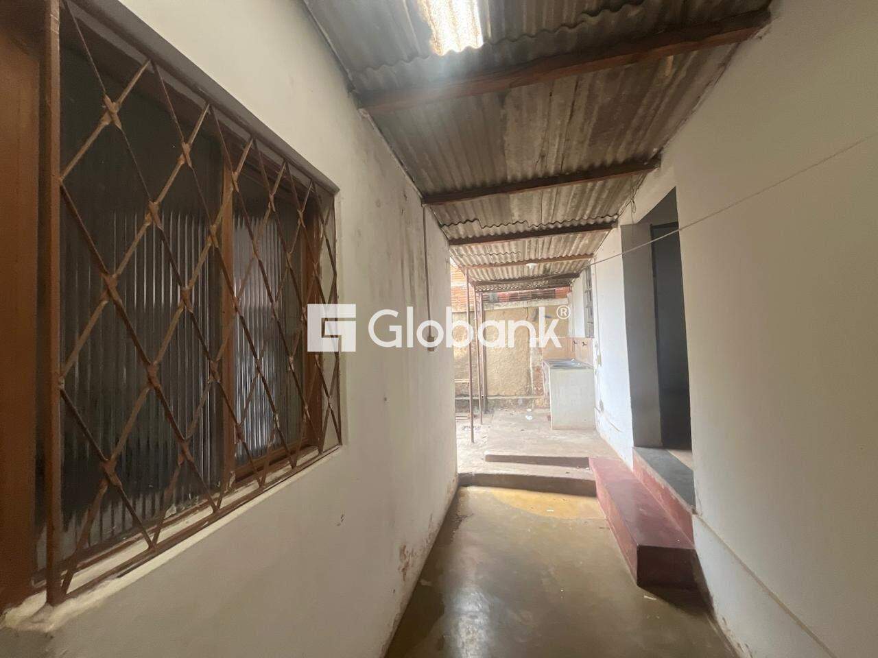 Casa 5 quartos à venda Lourdes 150m² Montes Claros MG: QUINTAL