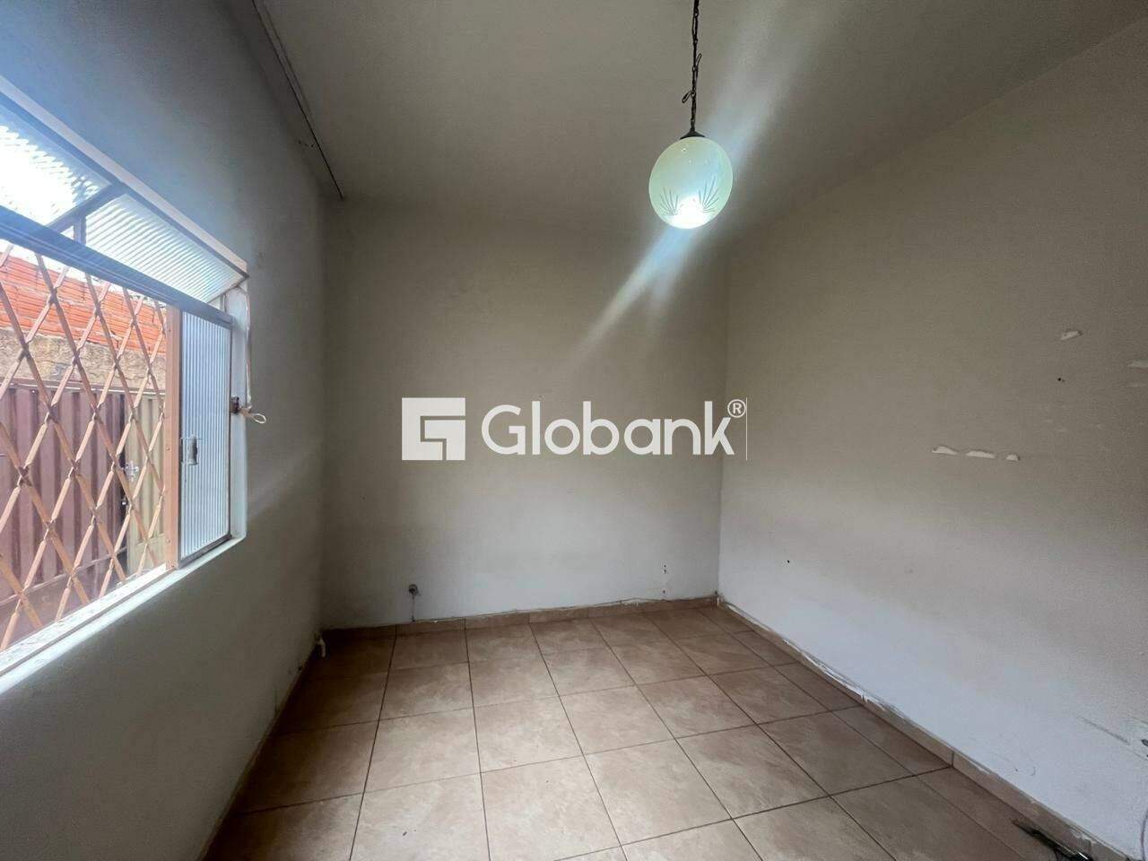 Casa 5 quartos à venda Lourdes 150m² Montes Claros MG: DORMIT RIO 2 EXTERNO