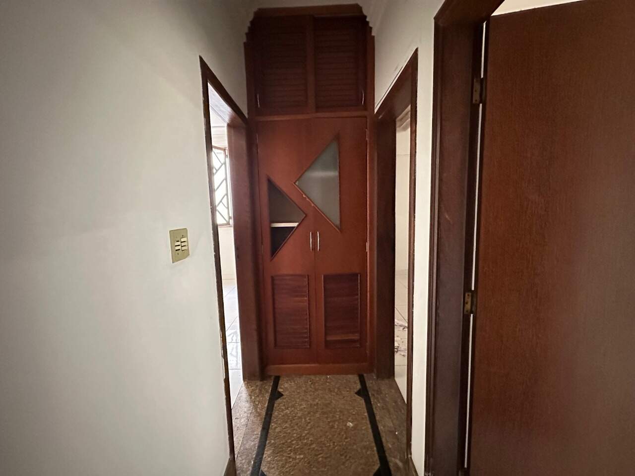 Casa 4 quartos para aluguel São José 300m² Montes Claros MG: Corredor