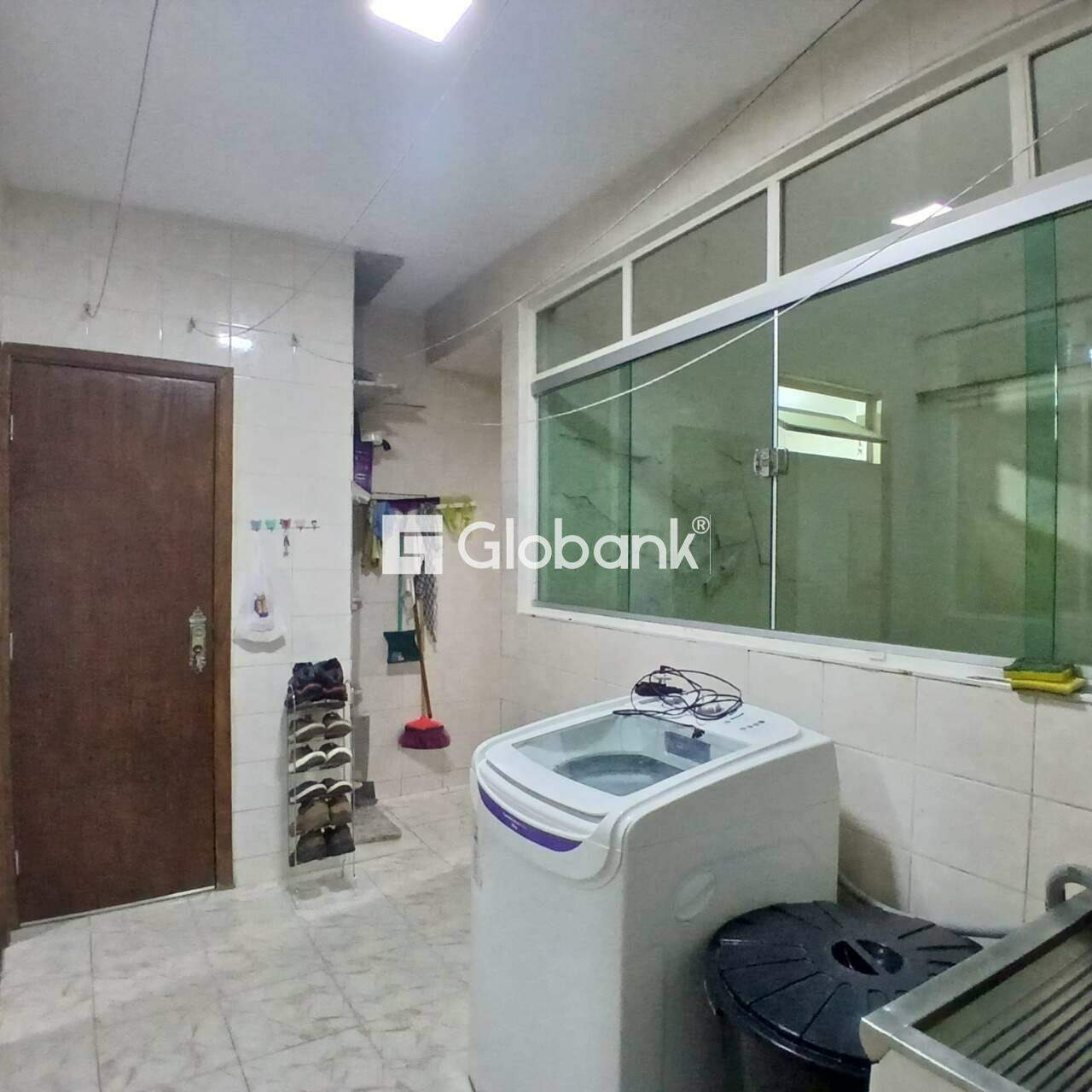 Apartamento 4 quartos à venda São José 210m² Montes Claros MG: 