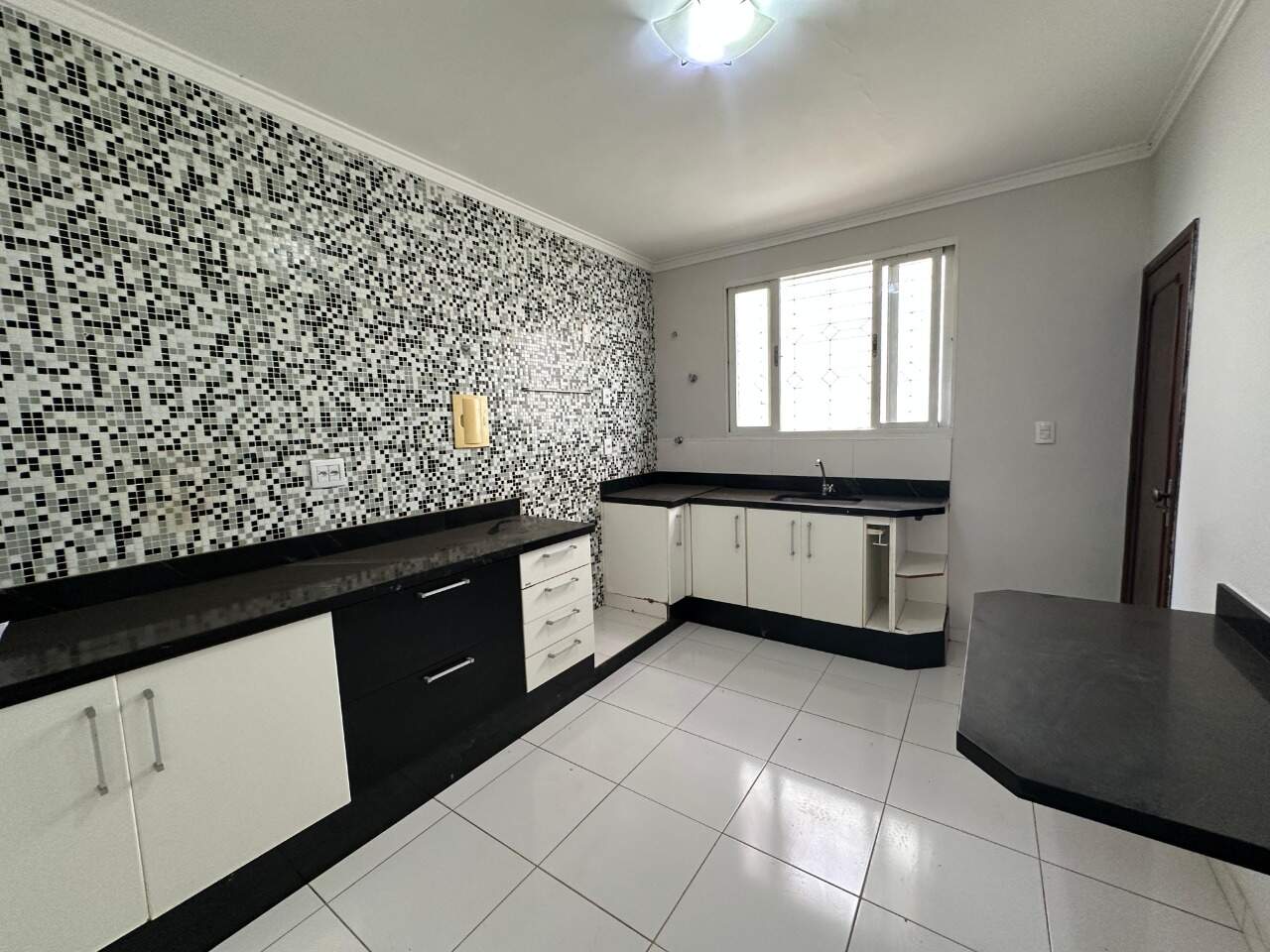 Casa 3 quartos para aluguel Jardim Panorama 191m² Montes Claros MG: Cozinha