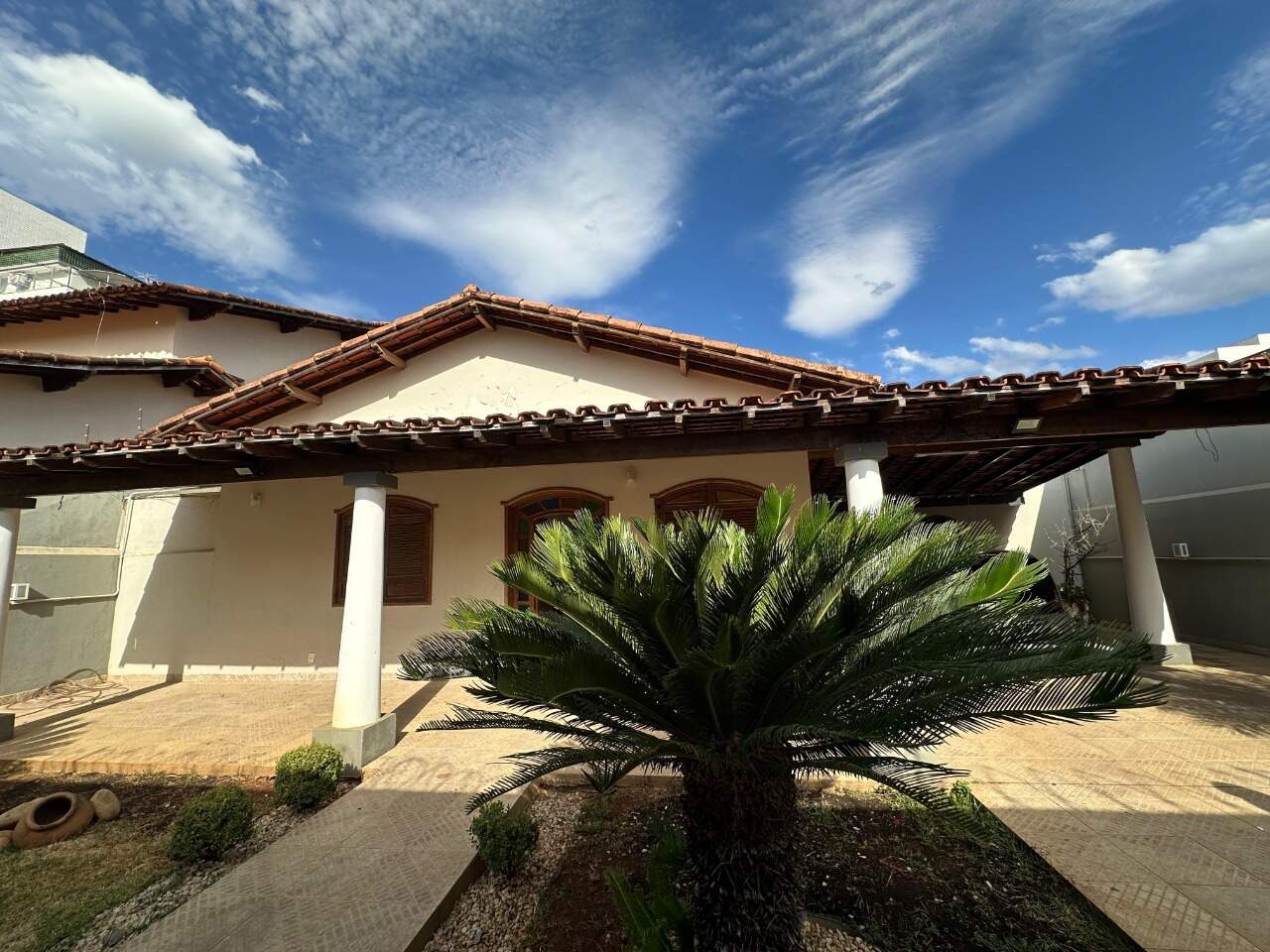 Casa 3 quartos para aluguel Jardim Panorama 191m² Montes Claros MG: Fachada