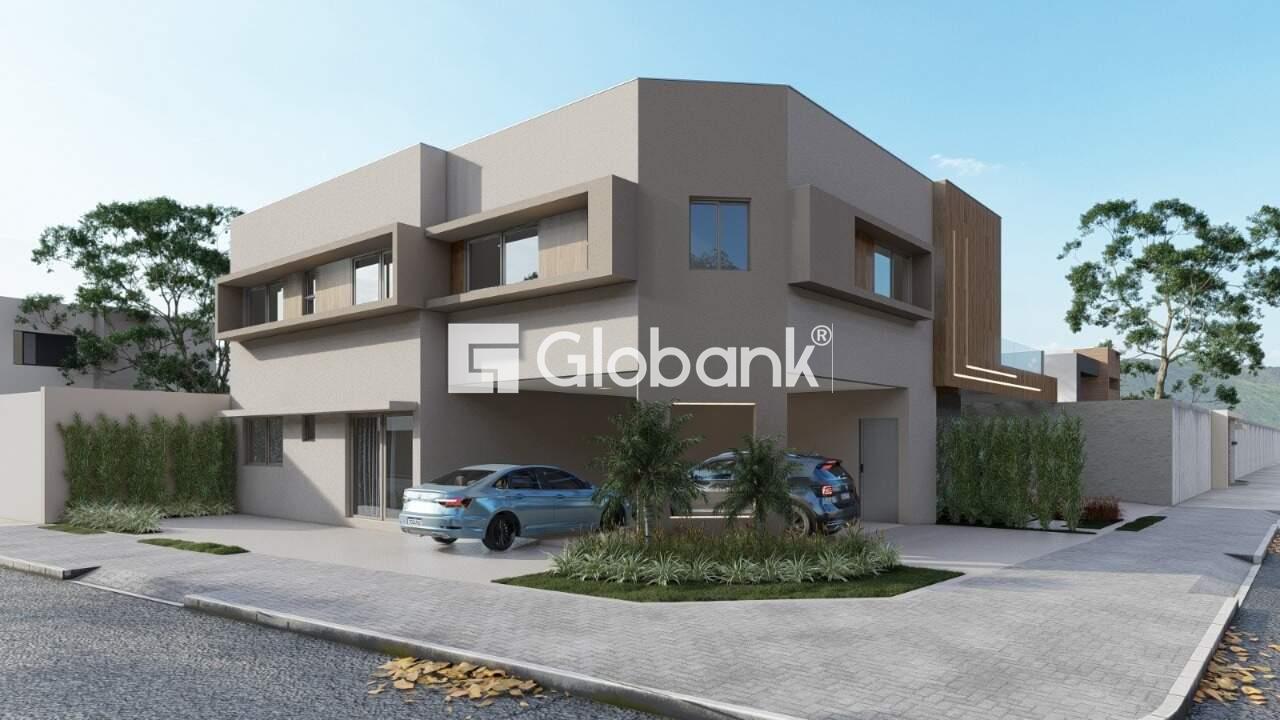 Casa 6 quartos à venda Sagrada Família 350m² Montes Claros MG: 