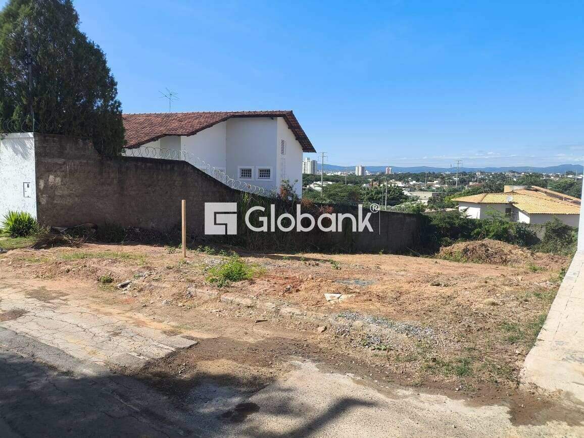 Terreno à venda Ibituruna 450m² Montes Claros MG: 