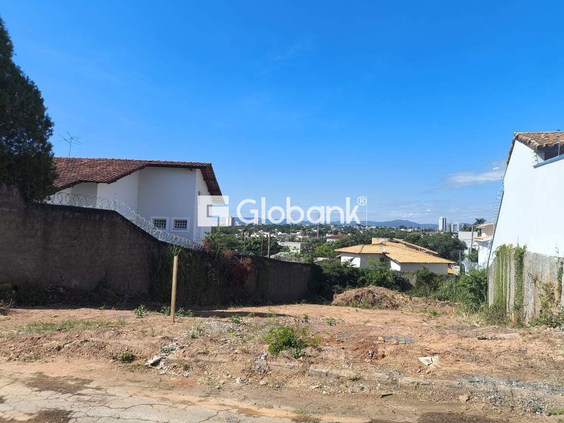 Terreno à venda Ibituruna 450m² Montes Claros MG: 