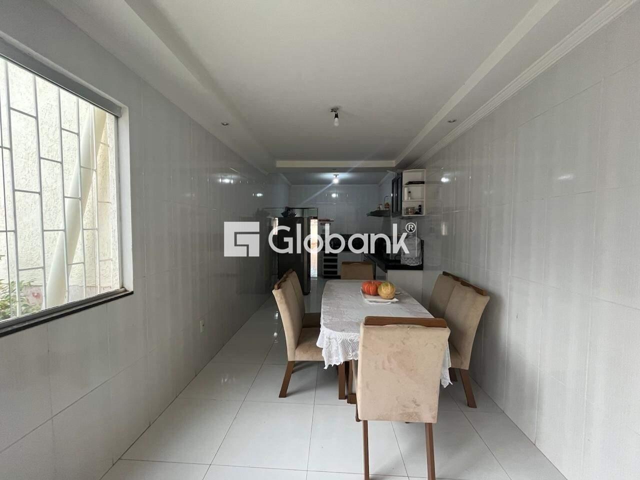 Casa 3 quartos à venda Vila Exposição 250m² Montes Claros MG: COZINHA