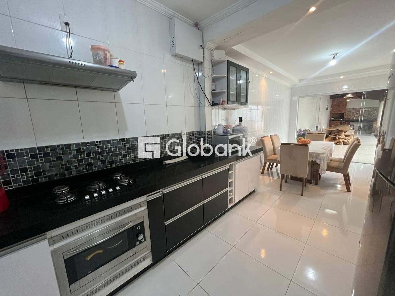 Casa 3 quartos à venda Vila Exposição 250m² Montes Claros MG: COZINHA AMOPLA COM ARM RIOS