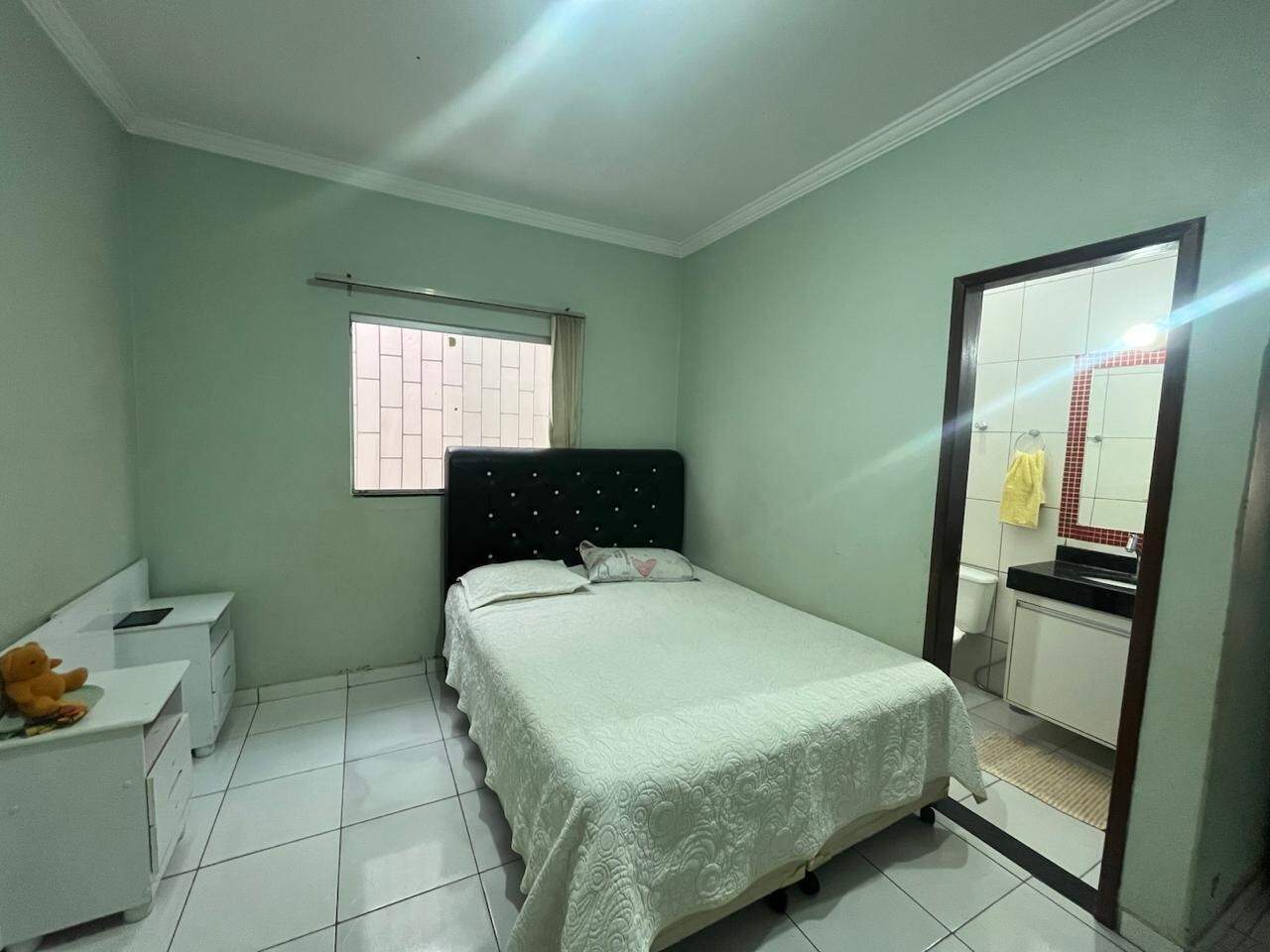 Casa 3 quartos à venda Vila Exposição 250m² Montes Claros MG: DORMIT RIO-SU TE -CLOSET