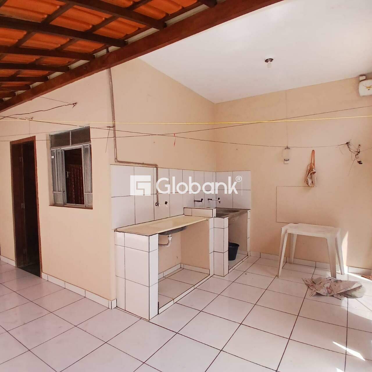 Casa 6 quartos à venda Sagrada Família 180m² Montes Claros MG: 