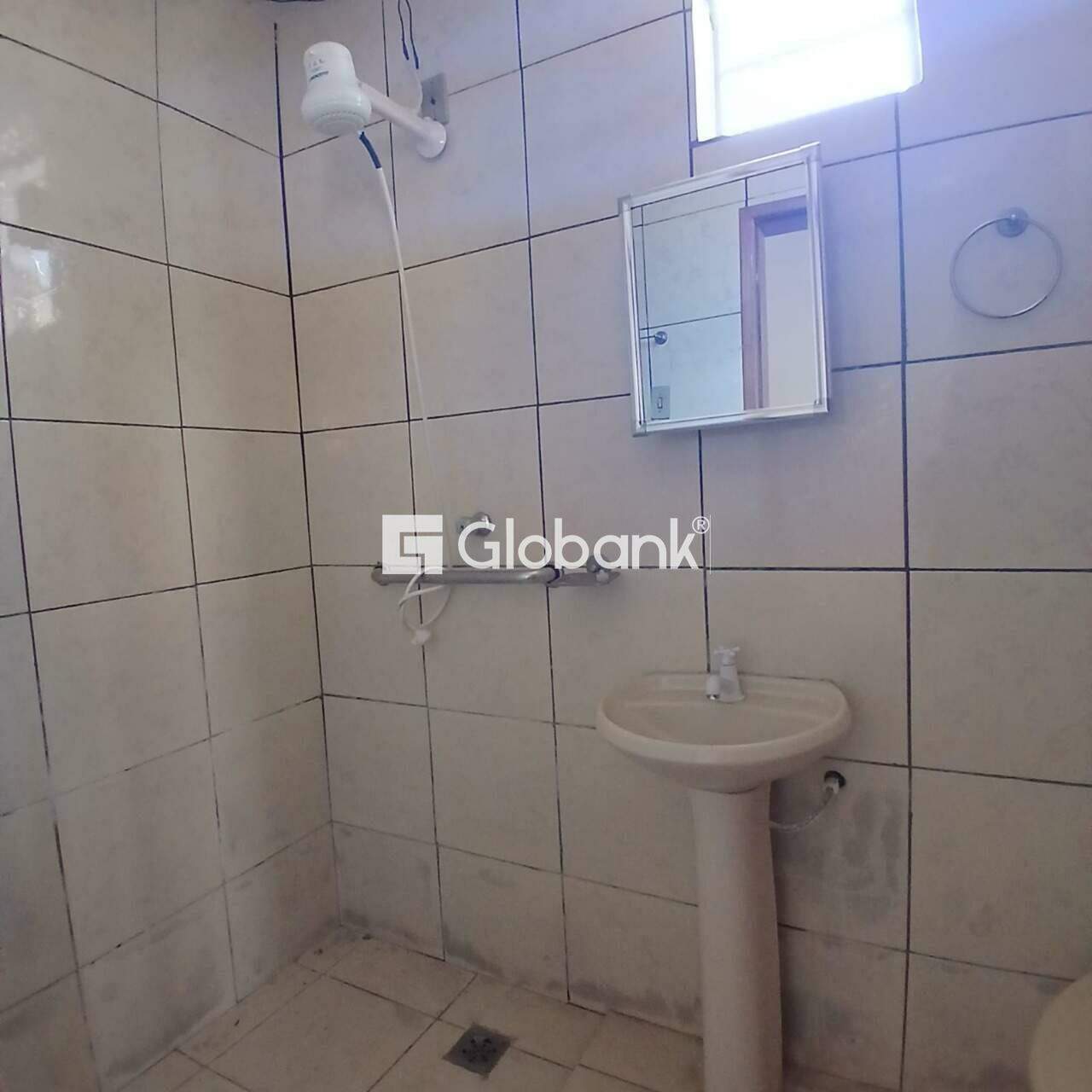 Casa 6 quartos à venda Sagrada Família 180m² Montes Claros MG: 