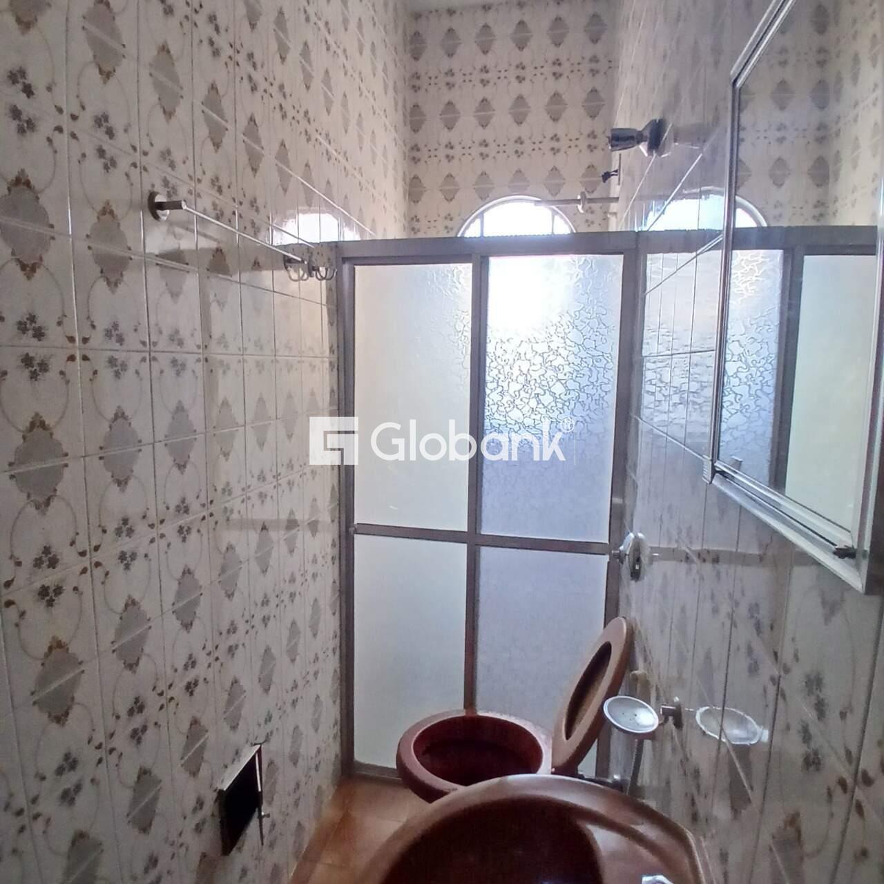 Casa 6 quartos à venda Sagrada Família 180m² Montes Claros MG: 