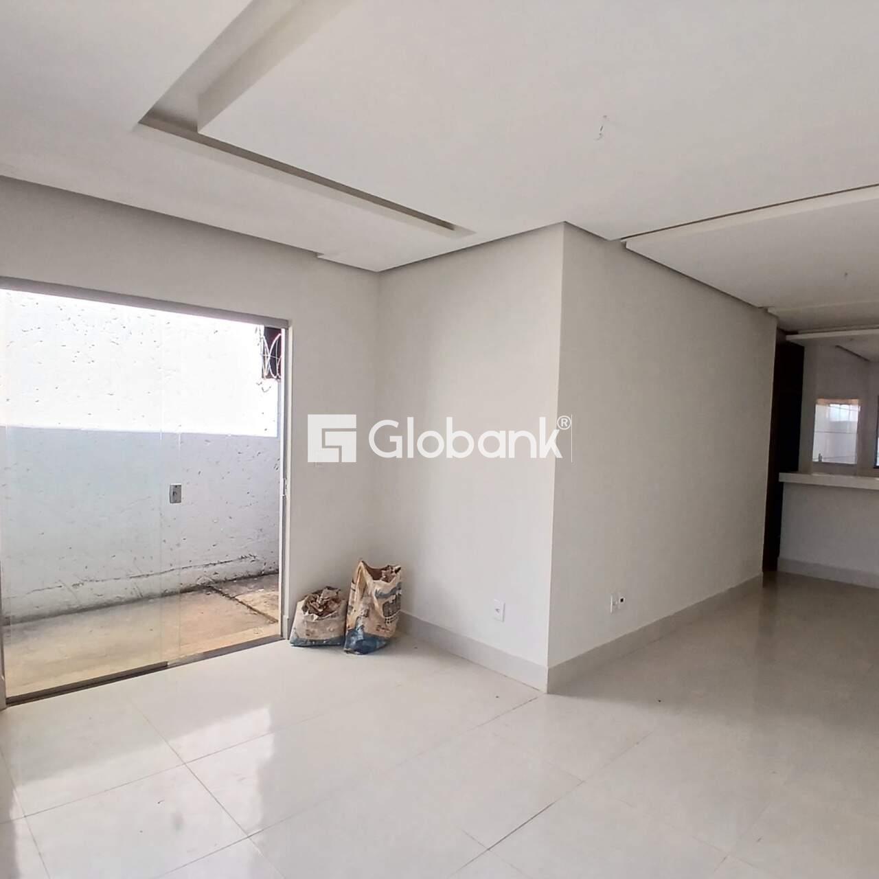 Casa 3 quartos à venda Santo Inácio 74m² Montes Claros MG: 